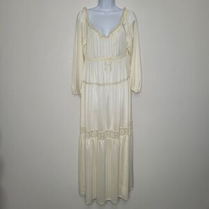 Vintage cream 70s crochet maxi long sleeve castlecore cottage sleep dress Small